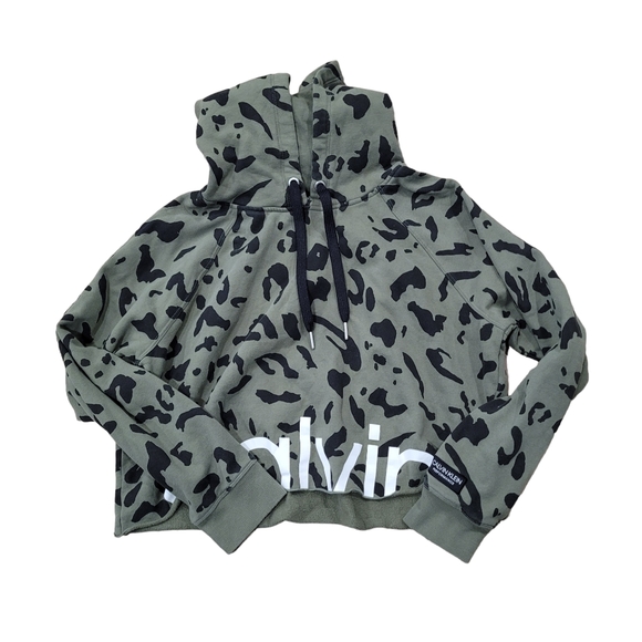 Calvin Klein Performance Cropped Animal Print Top - Picture 3 of 8